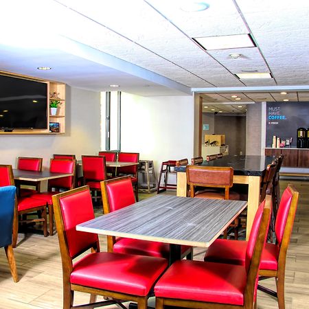 Holiday Inn Express Rochester - Greece By Ihg Bagian luar foto