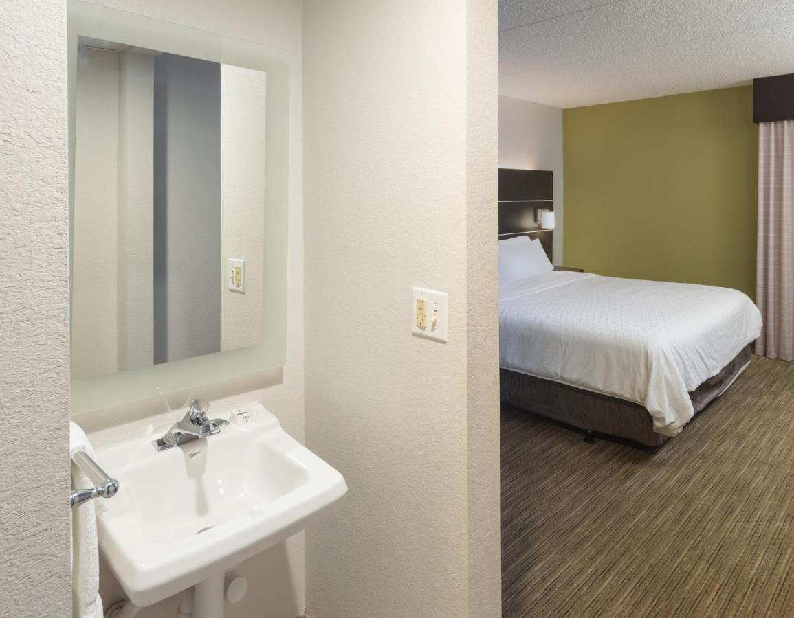 Holiday Inn Express Rochester - Greece By Ihg Bagian luar foto