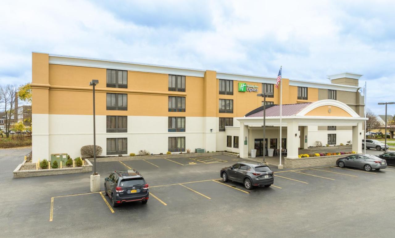 Holiday Inn Express Rochester - Greece By Ihg Bagian luar foto