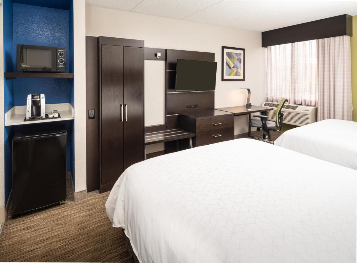 Holiday Inn Express Rochester - Greece By Ihg Bagian luar foto