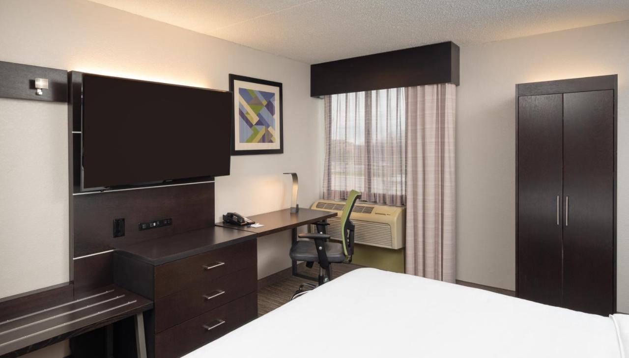 Holiday Inn Express Rochester - Greece By Ihg Bagian luar foto