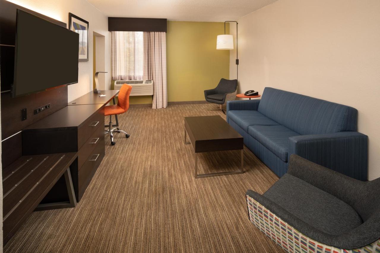 Holiday Inn Express Rochester - Greece By Ihg Bagian luar foto