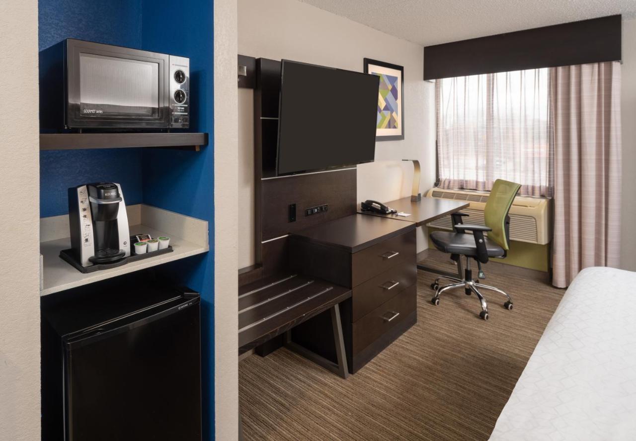Holiday Inn Express Rochester - Greece By Ihg Bagian luar foto
