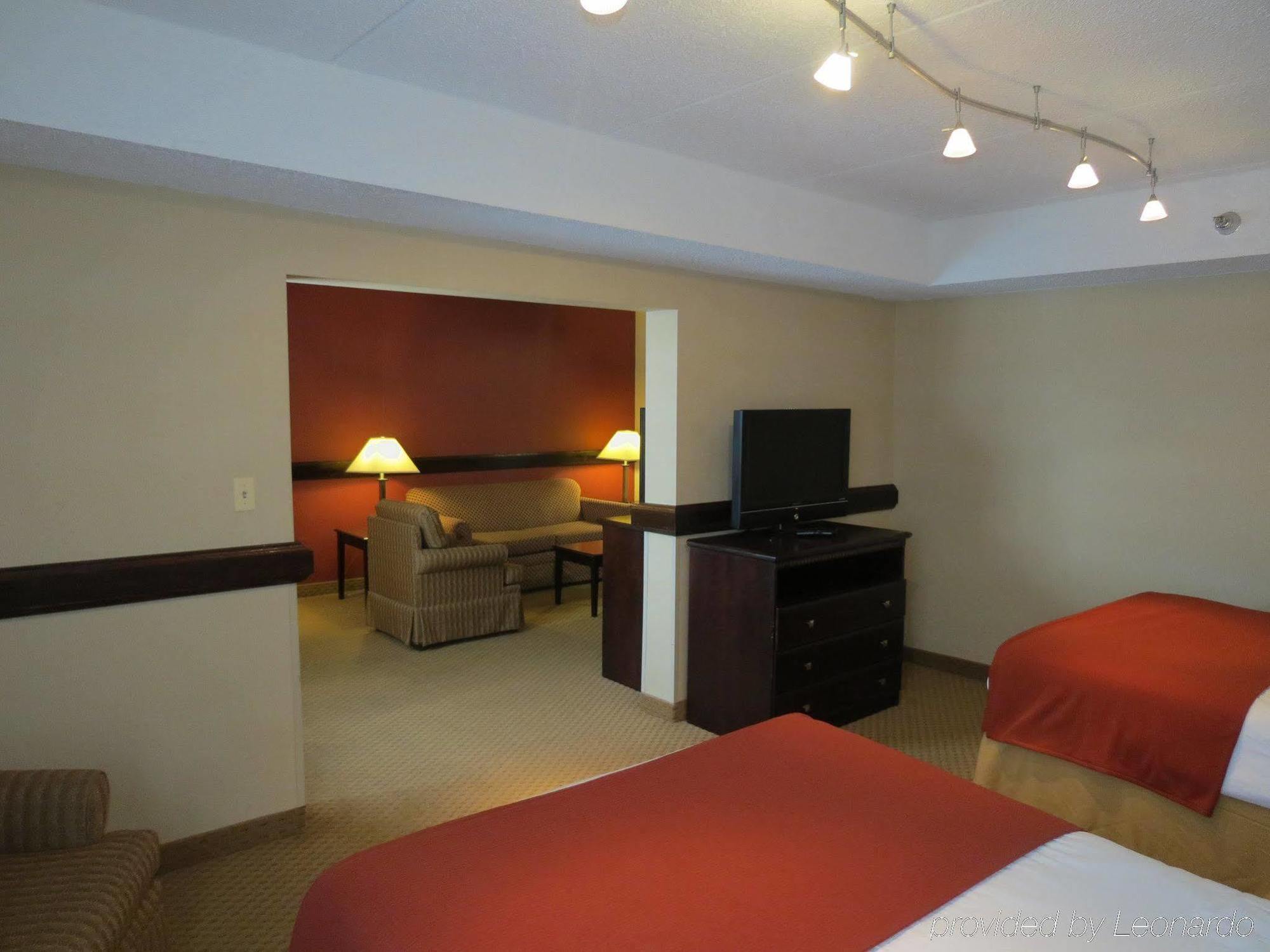 Holiday Inn Express Rochester - Greece By Ihg Bagian luar foto