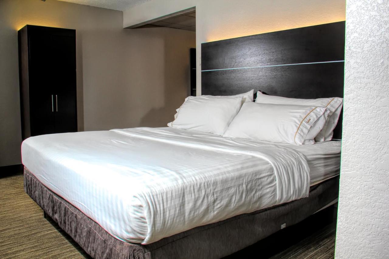 Holiday Inn Express Rochester - Greece By Ihg Bagian luar foto